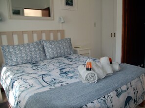1 bedroom, in-room safe, free WiFi, bed sheets - Sea Why is a self-catering apartment in Nature's Valley , 5 min from the beach (Plettenberg Bay)