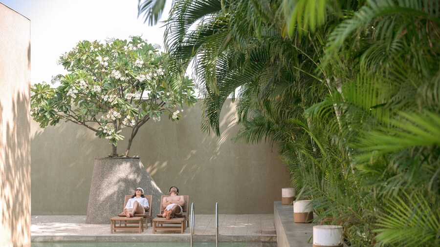 Life At Repose: Lake Villas Resort & Club