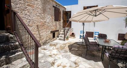 Droushia Corner House
