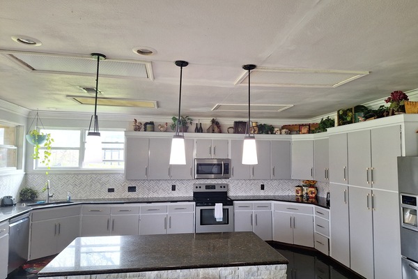 Frigorífic, microones, forn i placa de cuina