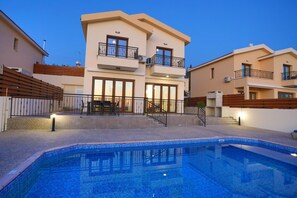 House, Smoking | 3 bedrooms