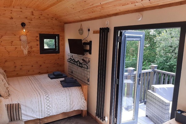 1 bedroom, iron/ironing board, WiFi (free), bed sheets