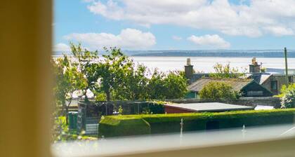 Riverview - Overlooks The Tay