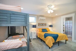 4 Schlafzimmer, Bügeleisen/Bügelbrett, Reisekinderbett, kostenloses WLAN