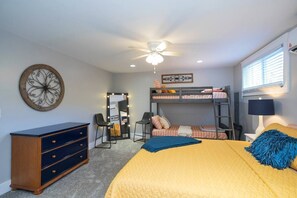 4 bedrooms, iron/ironing board, travel cot, free WiFi - Ivywood Escape Stylish + Relaxing Stay (Nashville)