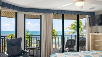 3 habitaciones, escritorio, tabla de planchar con plancha y wifi gratis