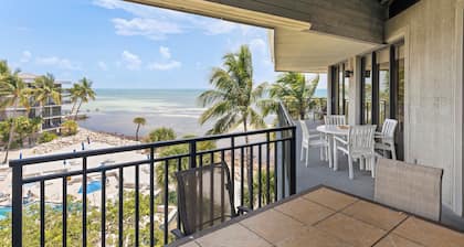 Tom's Spectacular OceanFront 3 Bdrm Endless Atlantic view, Key West Amazing
