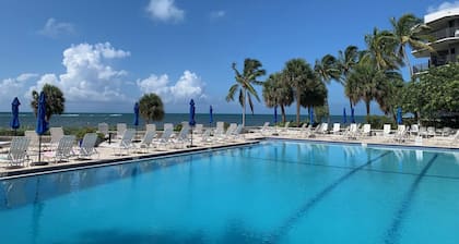 Tom's Spectacular OceanFront 3 Bdrm Endless Atlantic view, Key West Amazing