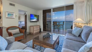 Smart TV - Oceanfront Maui condo w/ lanai and pool access (Lahaina)