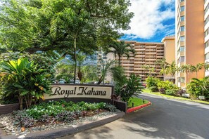 Exterior - Royal Kahana 407! Great location and ocean views! (Lahaina)