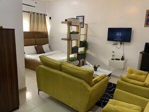 1 bedroom, desk, iron/ironing board, free WiFi - Cosy Studio Apartment with 24 Hours Light, Smart Tv And Wi-Fi (Lagos)