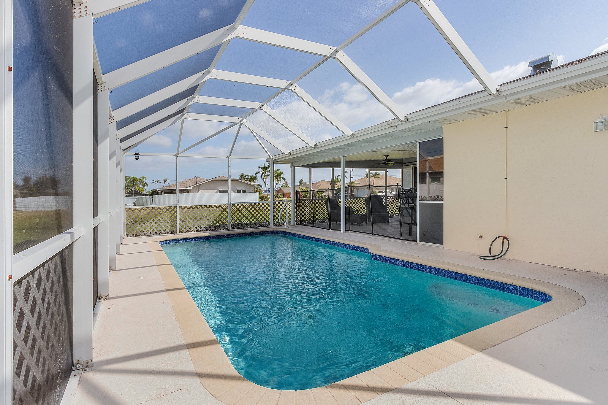Heated Pool-Great Location-Pet Friendly