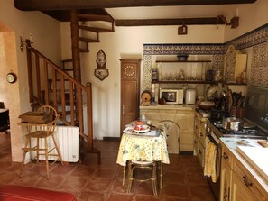 Réfrigérateur, micro-ondes, four, lave-vaisselle