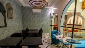 تناول الطعام