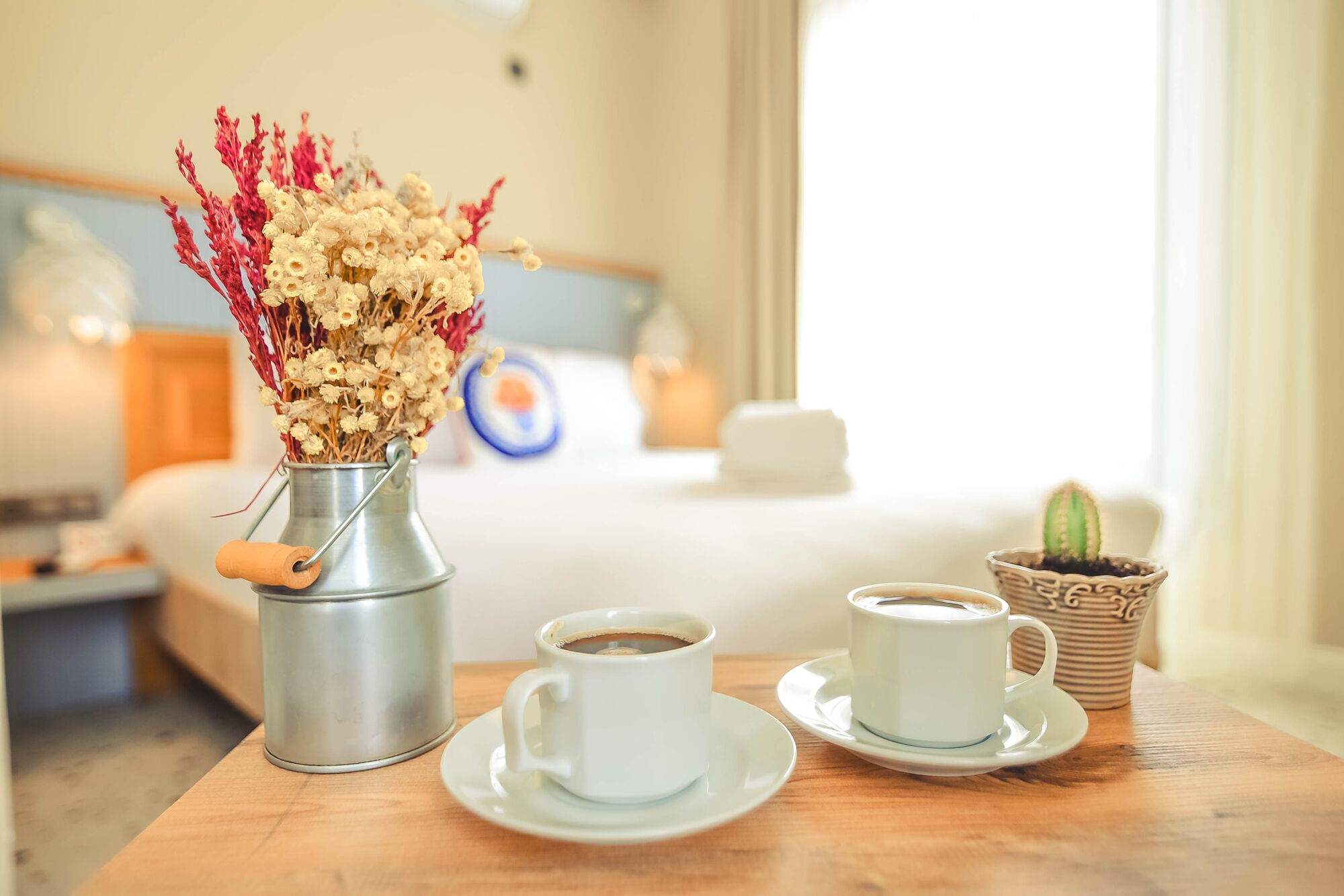 Sábanas de algodón egipcio, ropa de cama de alta calidad y minibar 