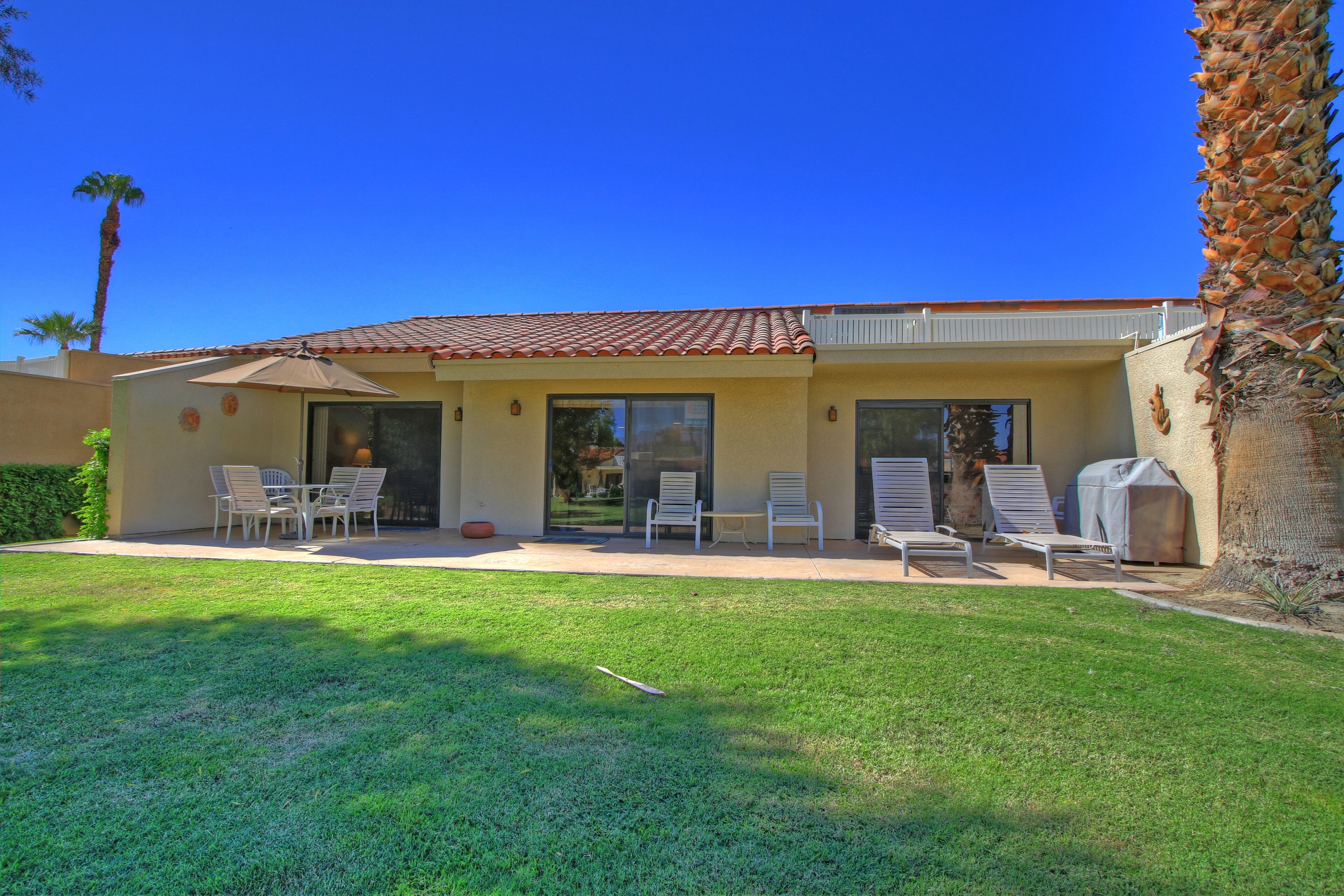 Palm Desert Resort condo with BBQ, access to pool, golf, tennis and more!