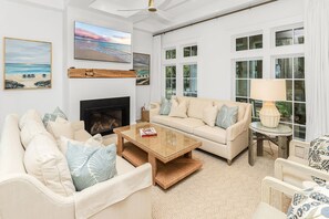 Smart TV, fireplace - Pet Friendly + Private Pool in Rosemary Beach- Harp's Haven Main and Carriage (Inlet Beach)
