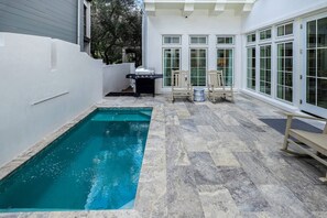 Et oppvarmet basseng