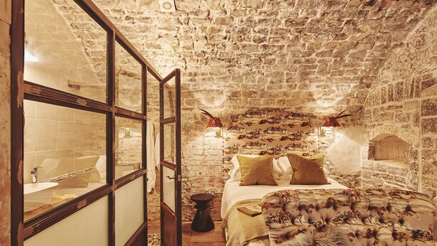4 عدّة غرف نوم ومكواة/لوح كي وواي فاي مجانًا وملاءات أسرّة