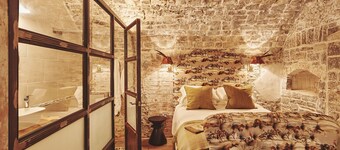 Alium Cottage Gileston Manor