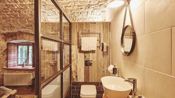 Luxury Cottage | Bathroom