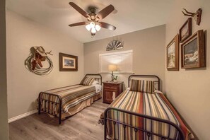 3 bedrooms, iron/ironing board, free WiFi, bed sheets