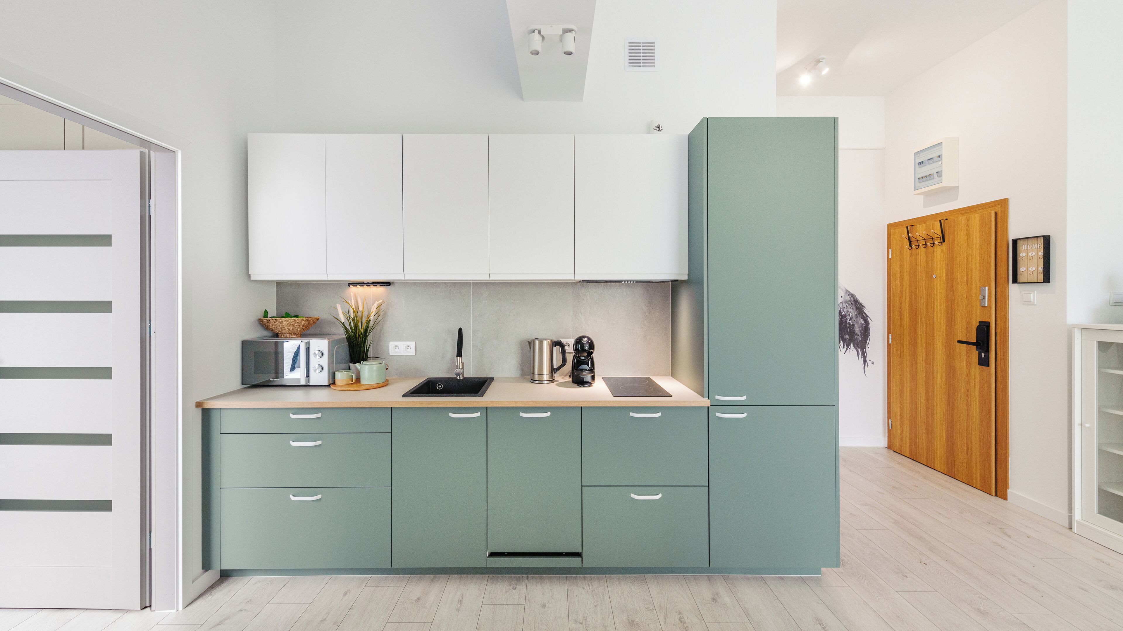 Apartment (A 23) | Private kitchenette | Fridge, stovetop, electric kettle, cookware/dishes/utensils