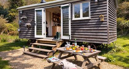 Gillan Creek Retreat is set in a private meadow on the Lizard Peninsula