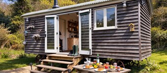 Gillan Creek Retreat is set in a private meadow on the Lizard Peninsula