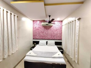 Deluxe Double Room | Free WiFi - Hotel Prince International (Navi Mumbai)