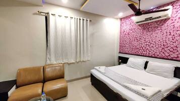 Deluxe Double Room | Free WiFi
