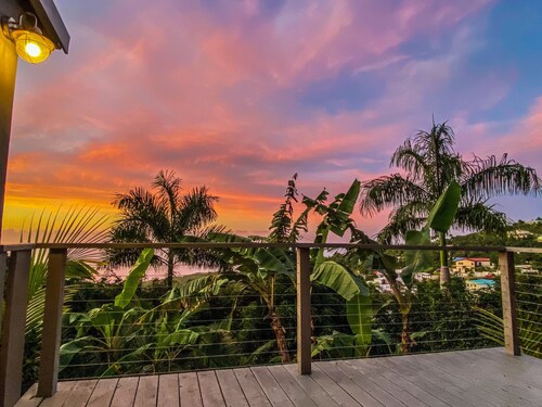 Palm Deck, a private slice of paradise overlooking the ocean