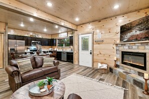 Smart-TV, Kamin, Videospiele