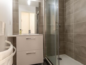 2-room apartment for 4 people - renovated | Bathroom
