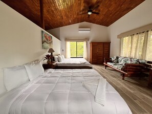 Bed sheets - Blue Banyan Inn (Naranjito)