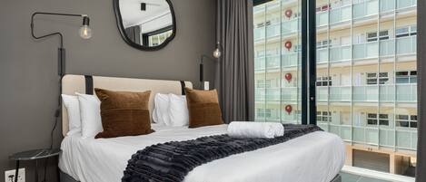 1 bedroom, iron/ironing board, internet, bed sheets