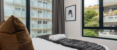 1 bedroom, iron/ironing board, internet, bed sheets