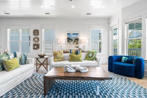 Smart-TV, Kamin, Stereoanlage