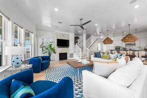 Smart-TV, Kamin, Stereoanlage