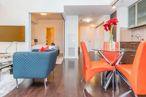 Living area - Aaira Suites Ice Towers (Toronto)