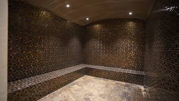 Sauna, steam room, massages