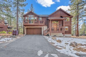Exterior - Inviting Cabin with Decks, 2 Miles to Lake Tahoe! (Kings Beach)