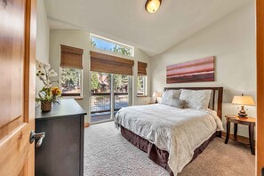 4 quartos, ferros/tábuas de passar roupa, berço de viagem, Wi-Fi