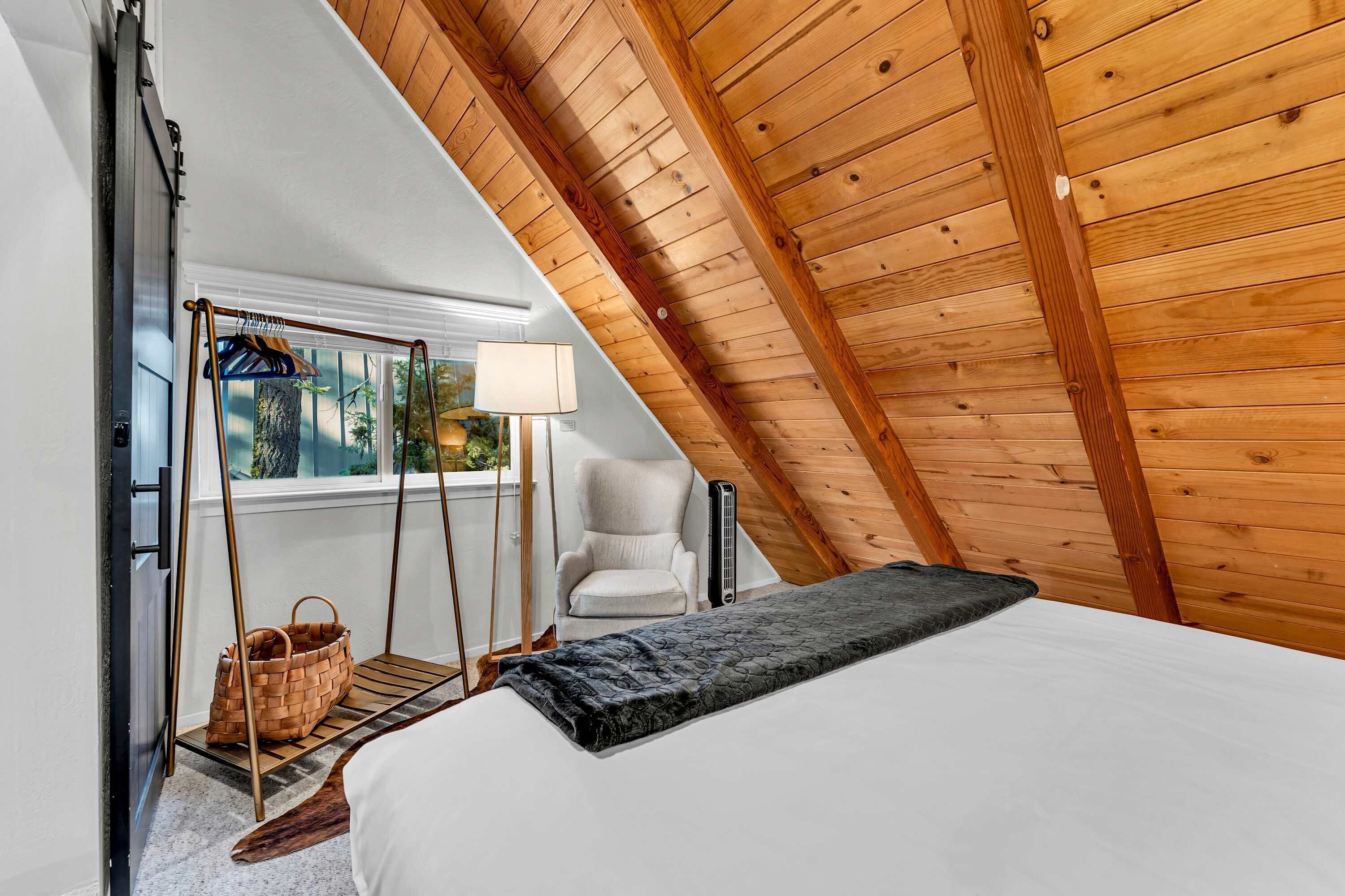 3 bedrooms, iron/ironing board, travel cot, WiFi