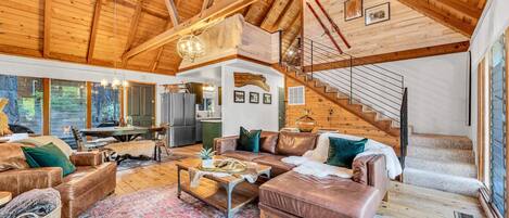 Televisión y chimenea