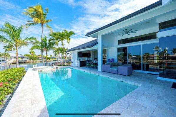 Outdoor pool, a heated pool