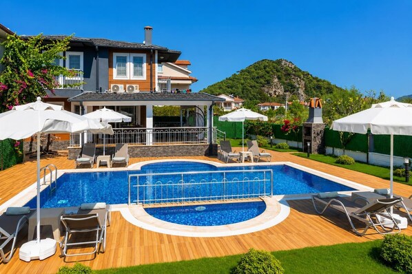 Pool - Villa Delfin - Four Bedroom Villa, Sleeps 8 (Dalyan)