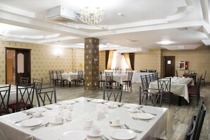 Dining - Hotel Khanaka (Turkestan)