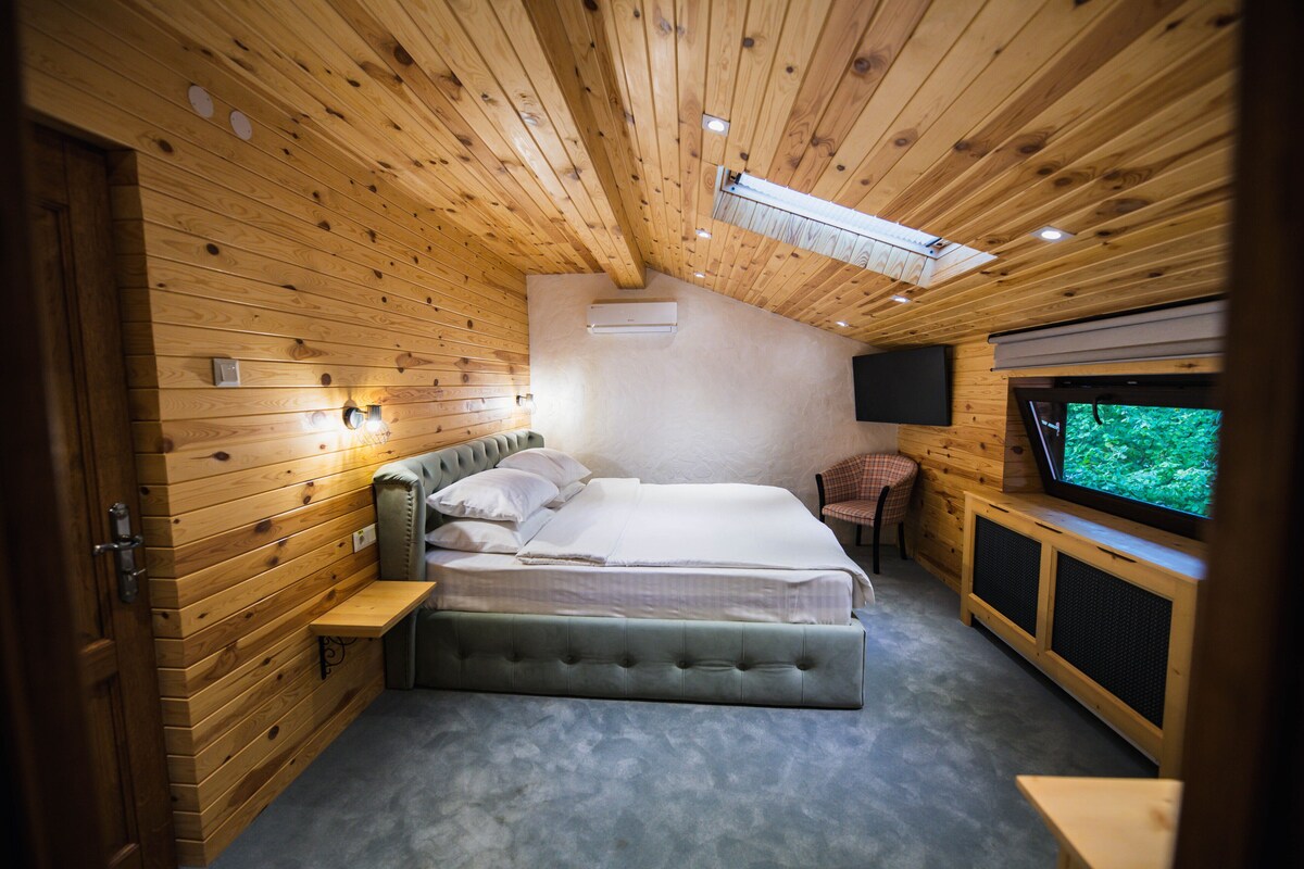 Soundproofing, WiFi (free)