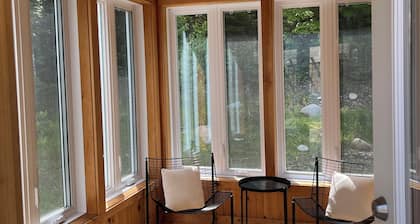 Cozy cottage with jacuzzi and access to lake